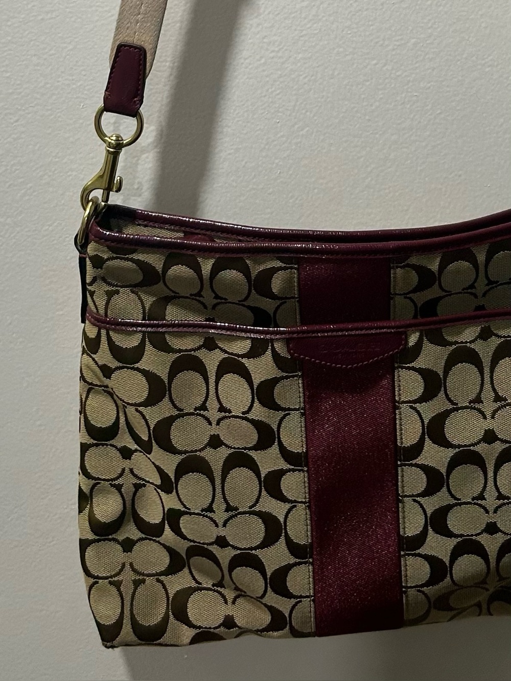 Coach Signature Stripe File Bag F28502 – Burgundy / Khaki
